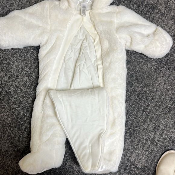 Snow bundle onsie - Picture 6 of 6